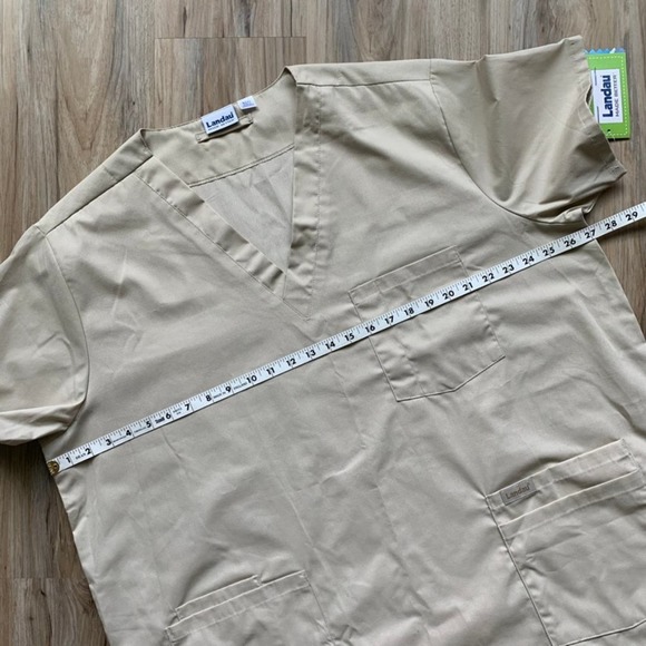LANDAU Men's Scrub Top Beige Tan NWT - Size XL - Three Pocket V-Neck - Picture 9 of 11